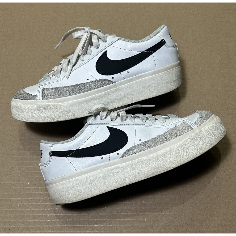 Nike Court Blazer Low Size 8. DJ0292-101